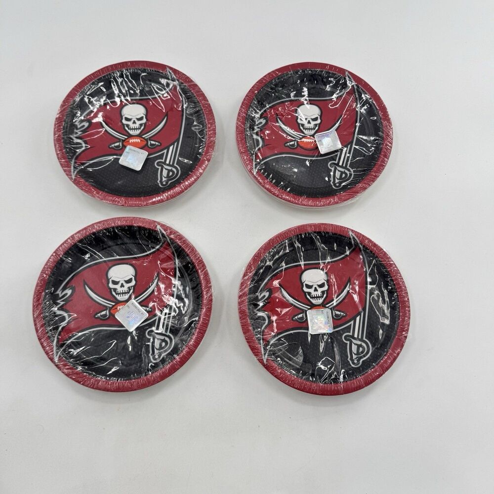TAMPA BAY BUCCANEERS NFL  7" DISPOSABLE PLATE Lot 72 PLATES NEW Fast Shipping